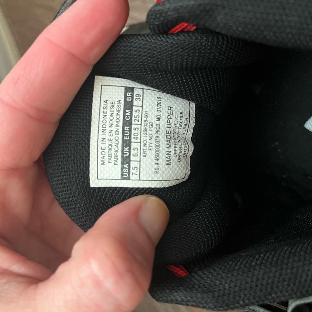Hurley Cleats - Picture 3 of 5